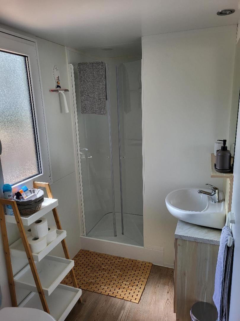 Mobilheim Andrea Wunderschoene Ferienwohnung Direkt Am Meer Jezera Exterior foto